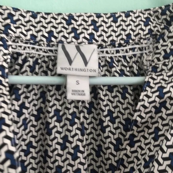 Clothing - Worthington Patterned Button-Up Blouse - Small - Picture 2 of 2
